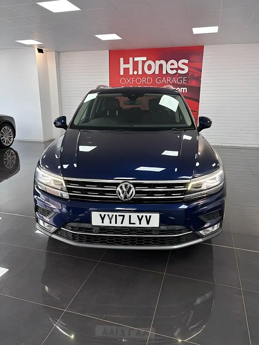 Used 2017 Volkswagen Tiguan Sel Blue - Interior and Exterior details 18