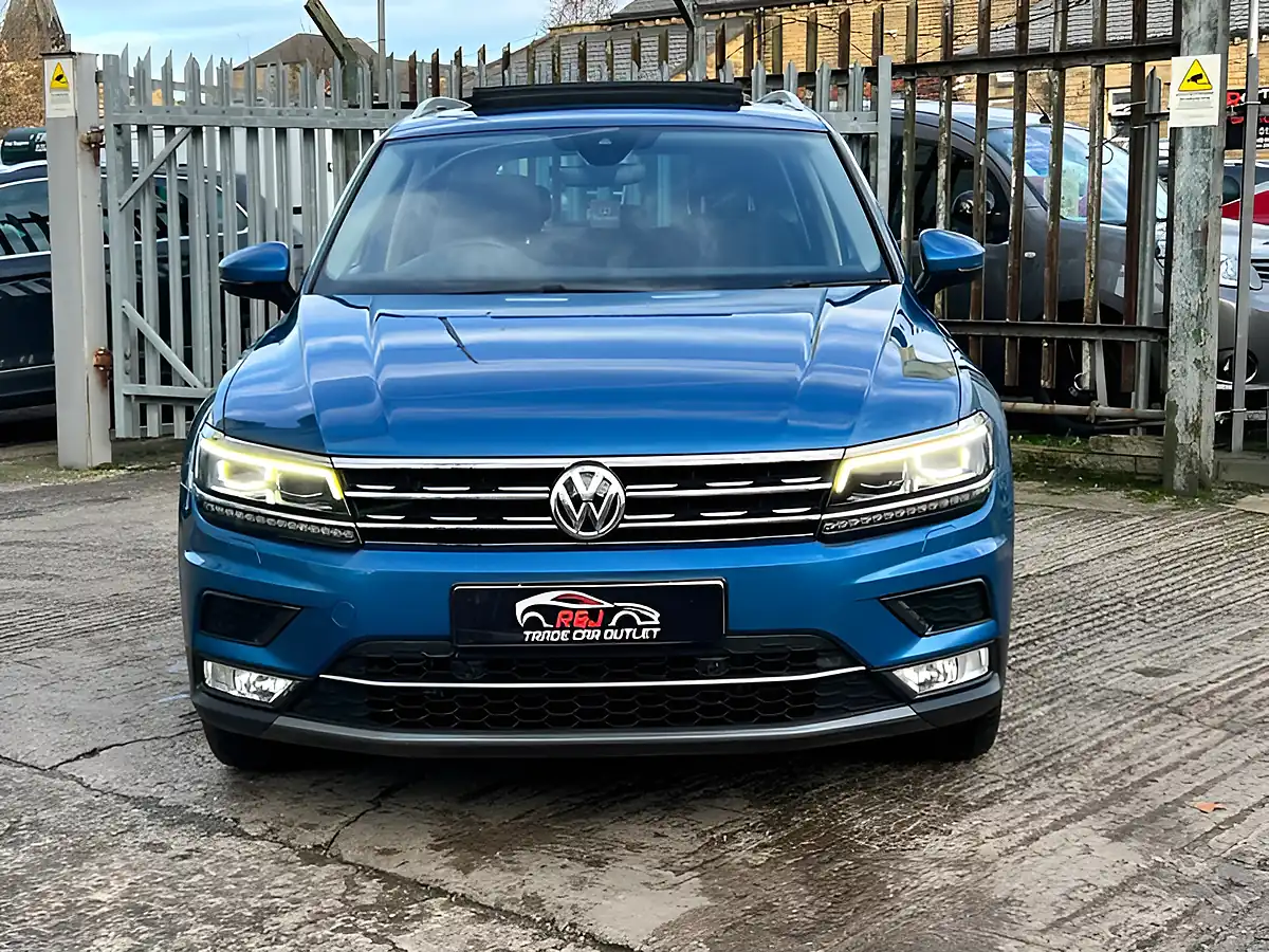 Used 2017 Volkswagen Tiguan Sel Blue - Interior and Exterior details 10