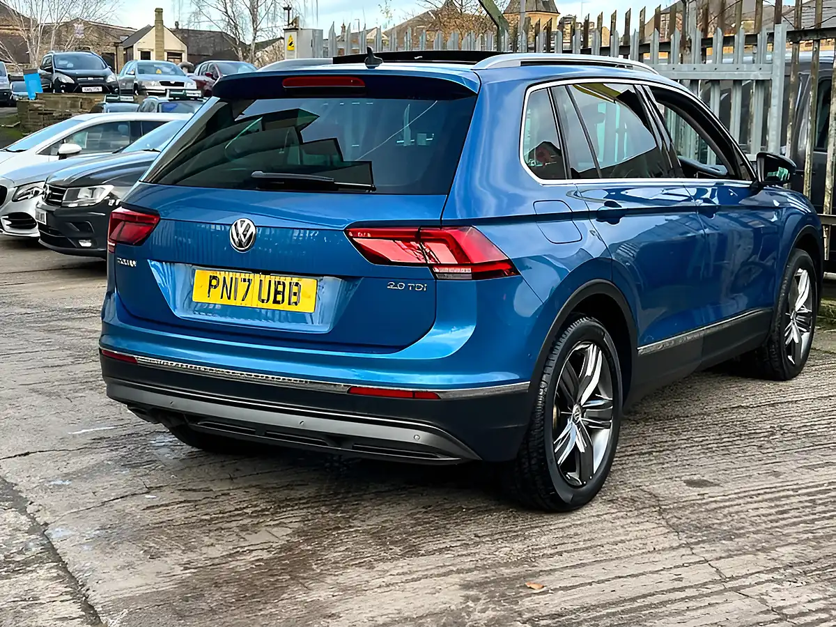 Used 2017 Volkswagen Tiguan Sel Blue - Interior and Exterior details 19