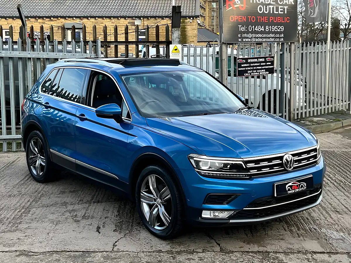 Used 2017 Volkswagen Tiguan Sel Blue - Interior and Exterior details 4