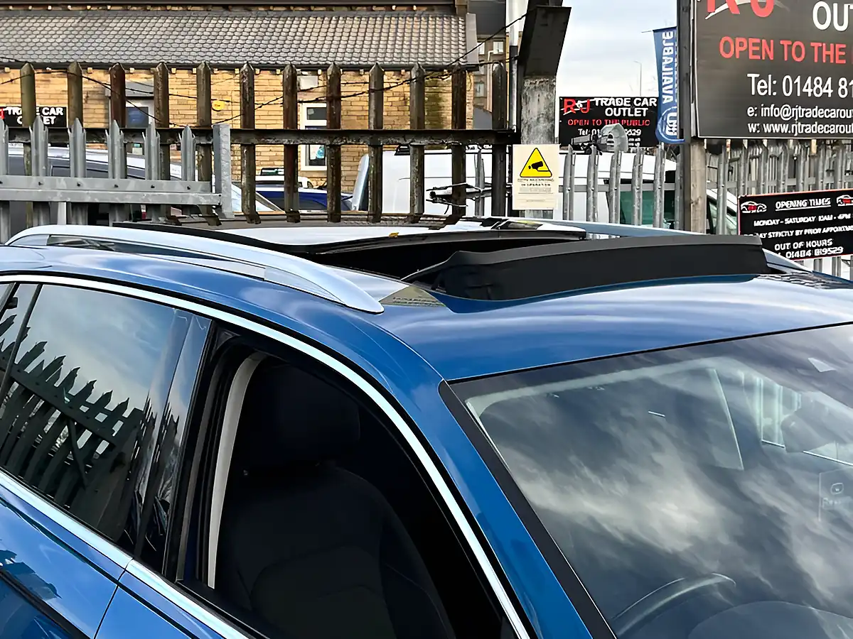 Used 2017 Volkswagen Tiguan Sel Blue - Interior and Exterior details 5