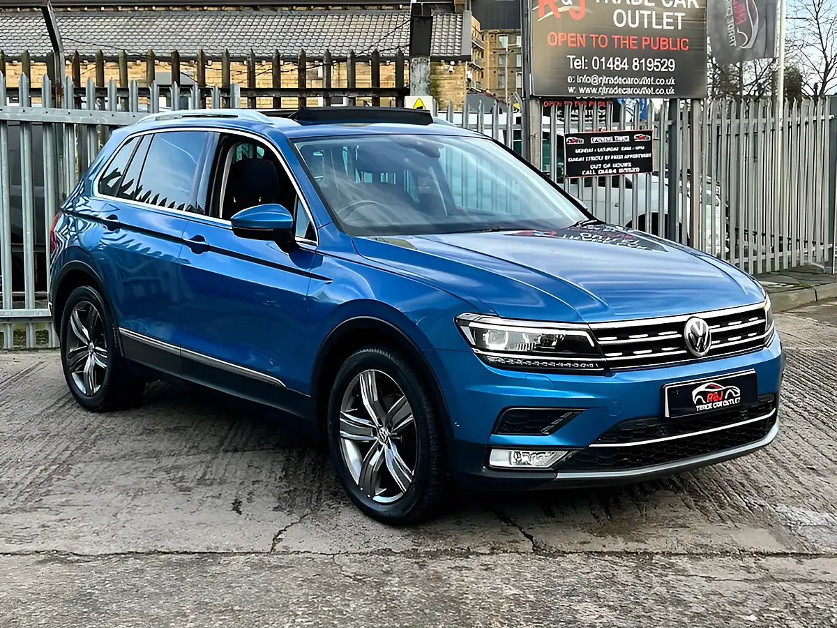 Used 2017 Volkswagen Tiguan Sel Blue - Interior and Exterior details 8