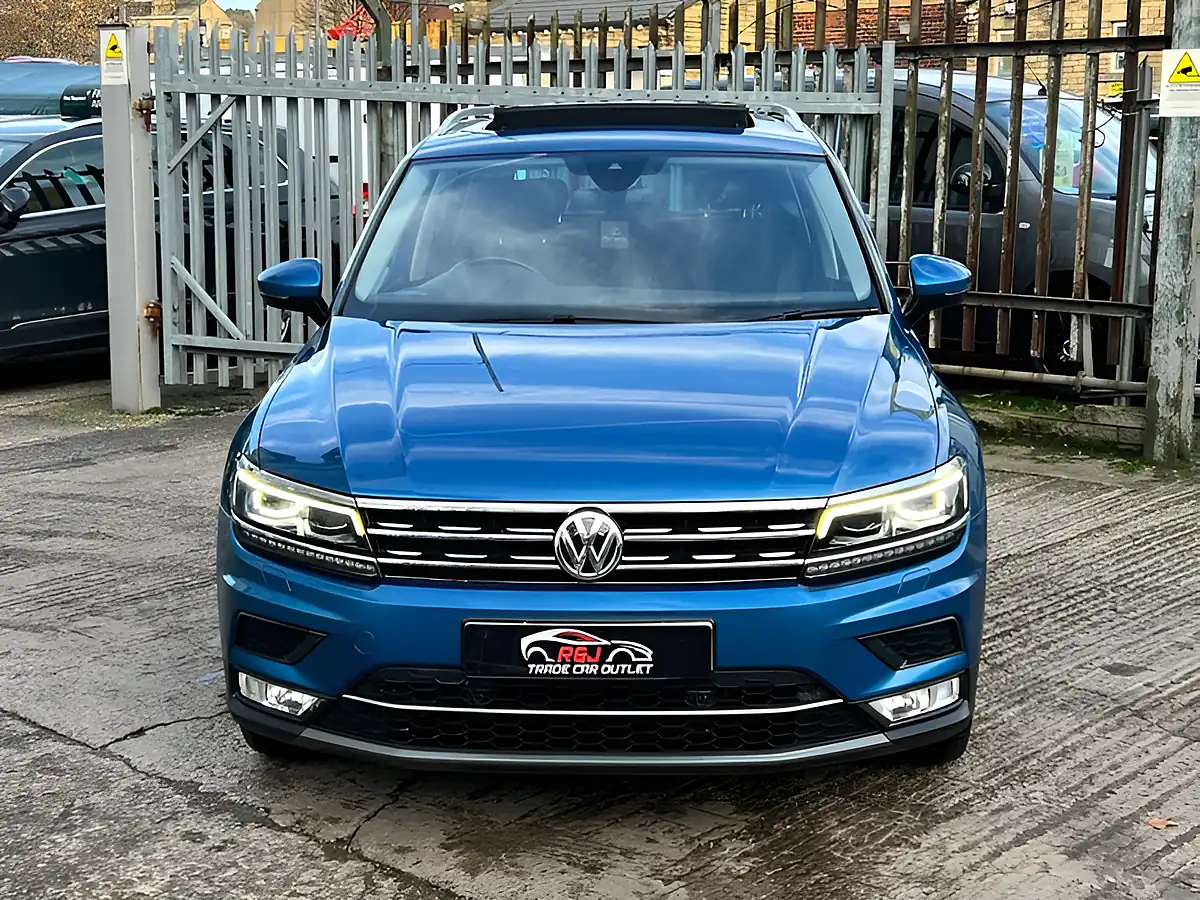 Used 2017 Volkswagen Tiguan Sel Blue - Interior and Exterior details 9
