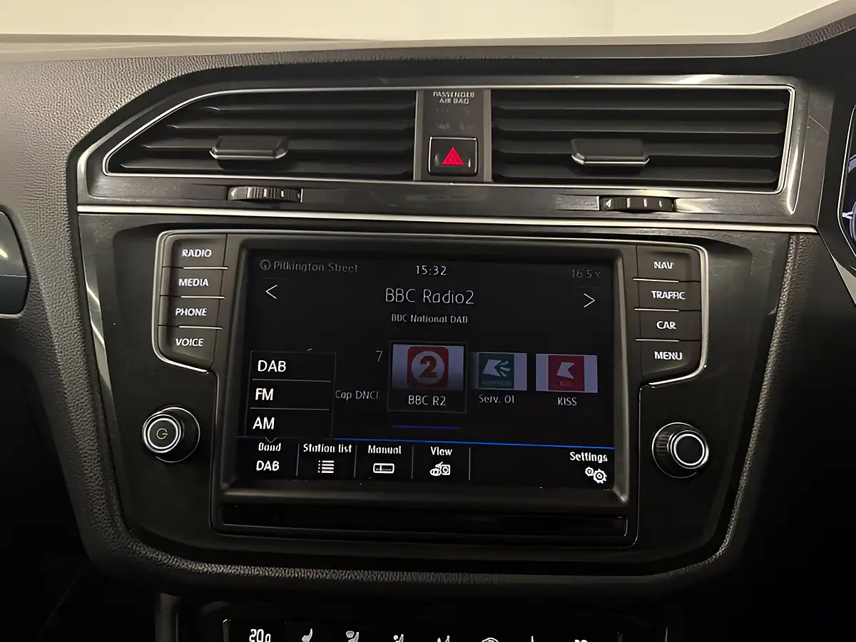 Used 2017 Volkswagen Tiguan Sel Bluemotion Tech Grey - Interior and Exterior details 15