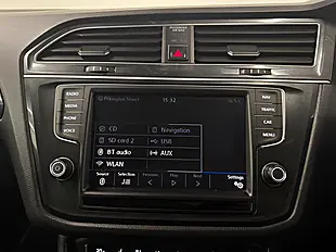 Used 2017 Volkswagen Tiguan Sel Bluemotion Tech Grey - Interior and Exterior details 16