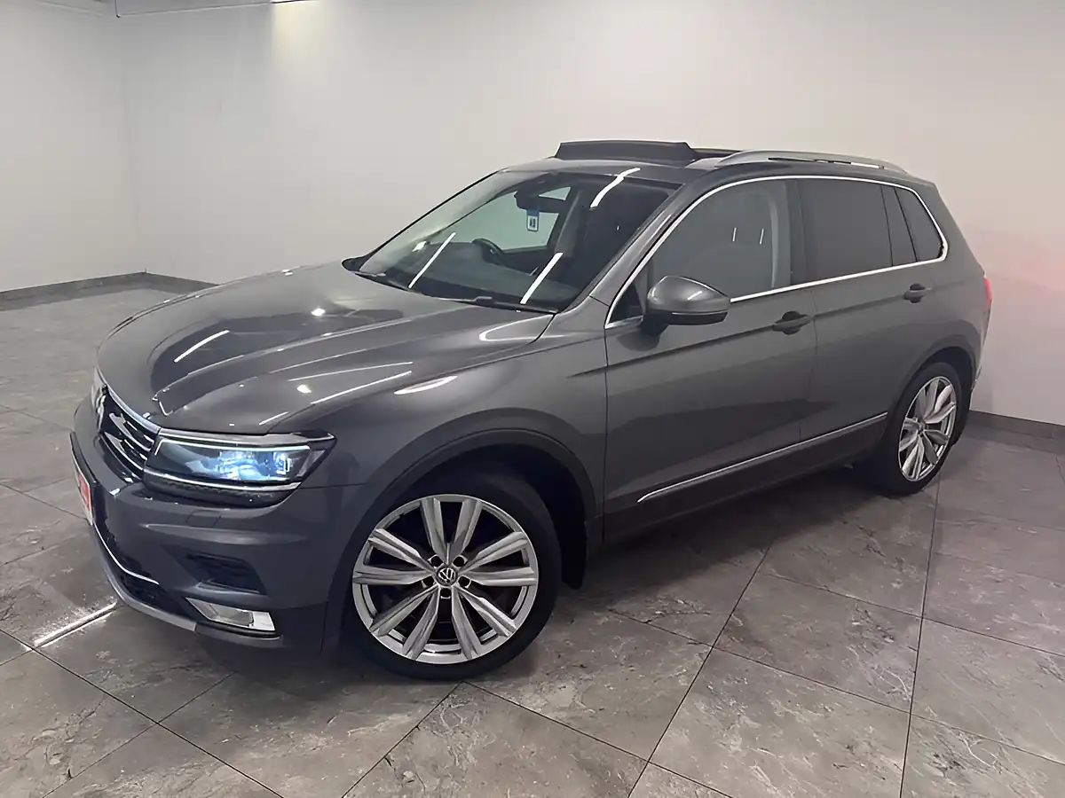 Used 2017 Volkswagen Tiguan Sel Bluemotion Tech Grey - Interior and Exterior details 4
