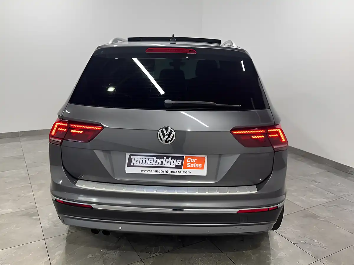 Used 2017 Volkswagen Tiguan Sel Bluemotion Tech Grey - Interior and Exterior details 7