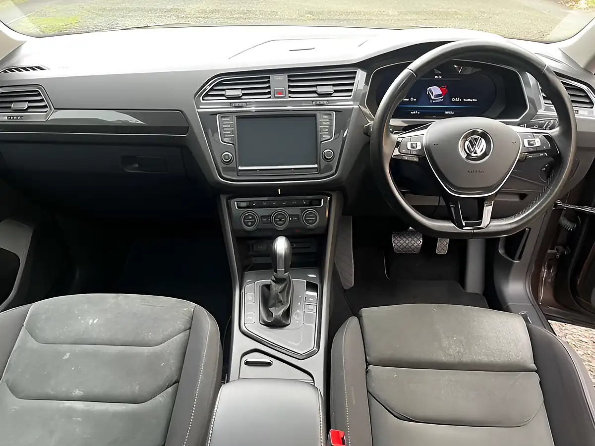 Used 2017 Volkswagen Tiguan Sel Brown - Interior and Exterior details 12