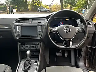 Used 2017 Volkswagen Tiguan Sel Brown - Interior and Exterior details 13