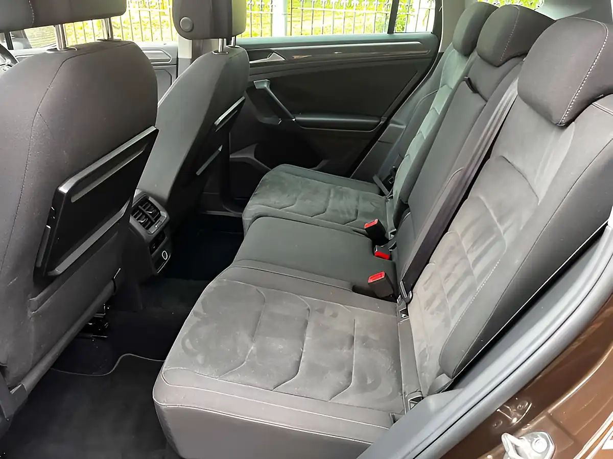 Used 2017 Volkswagen Tiguan Sel Brown - Interior and Exterior details 15