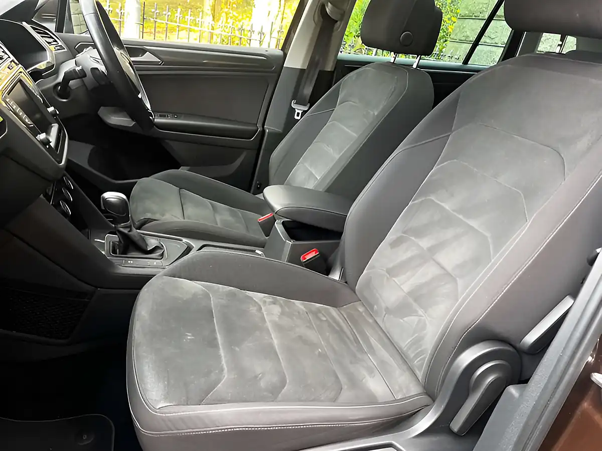 Used 2017 Volkswagen Tiguan Sel Brown - Interior and Exterior details 16