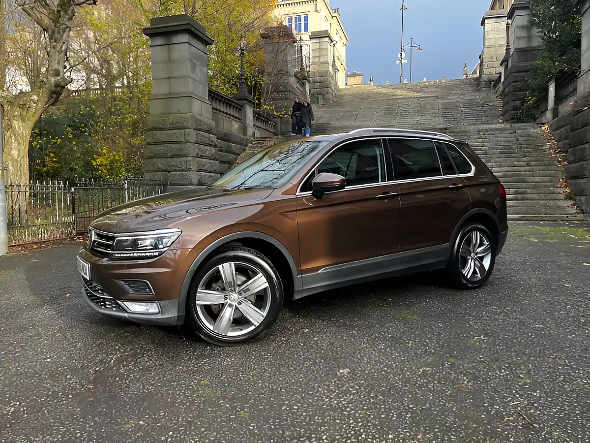 Used 2017 Volkswagen Tiguan Sel Brown - Interior and Exterior details 19