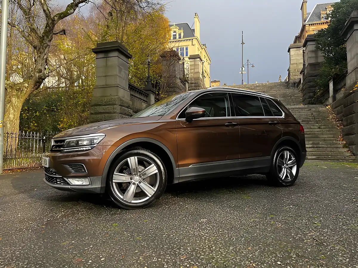 Used 2017 Volkswagen Tiguan Sel Brown - Interior and Exterior details 20