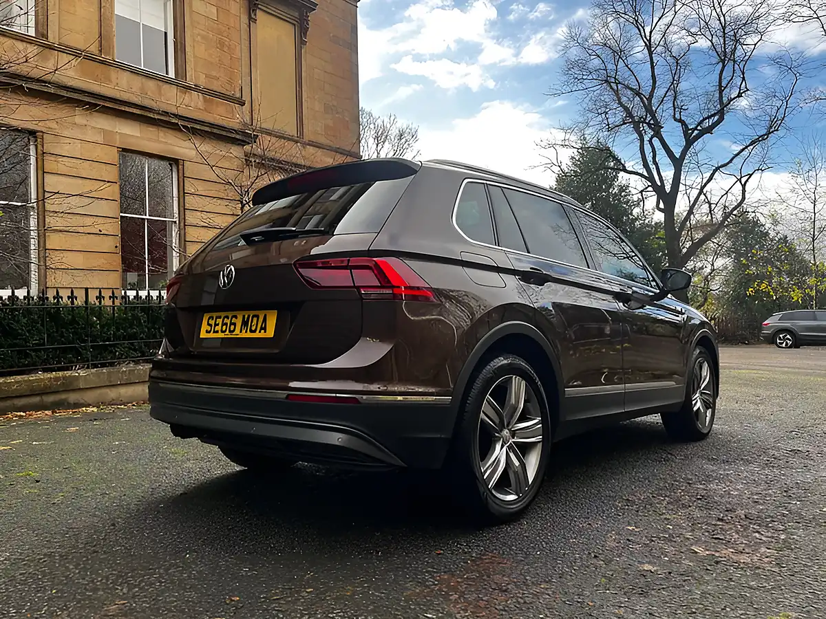 Used 2017 Volkswagen Tiguan Sel Brown - Interior and Exterior details 7
