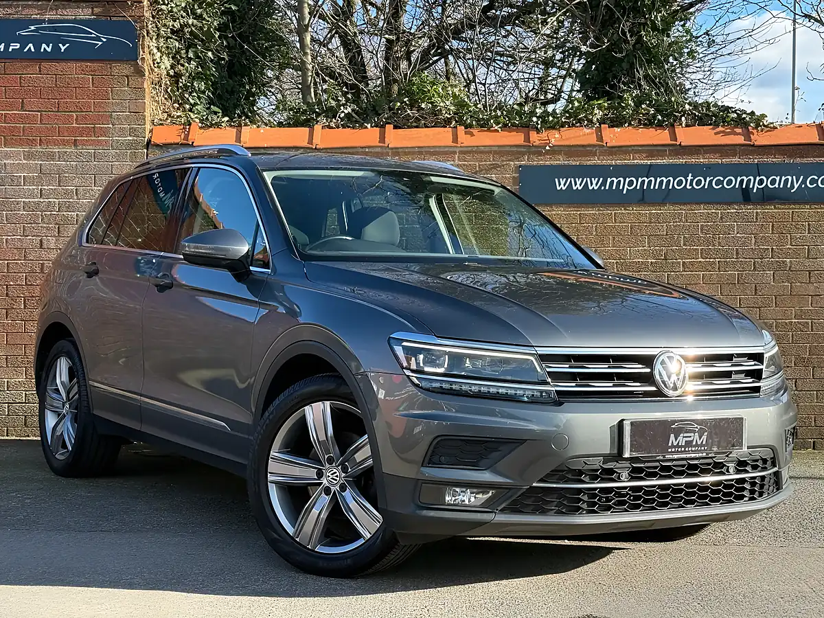 Used 2017 Volkswagen Tiguan Sel Grey - Front View