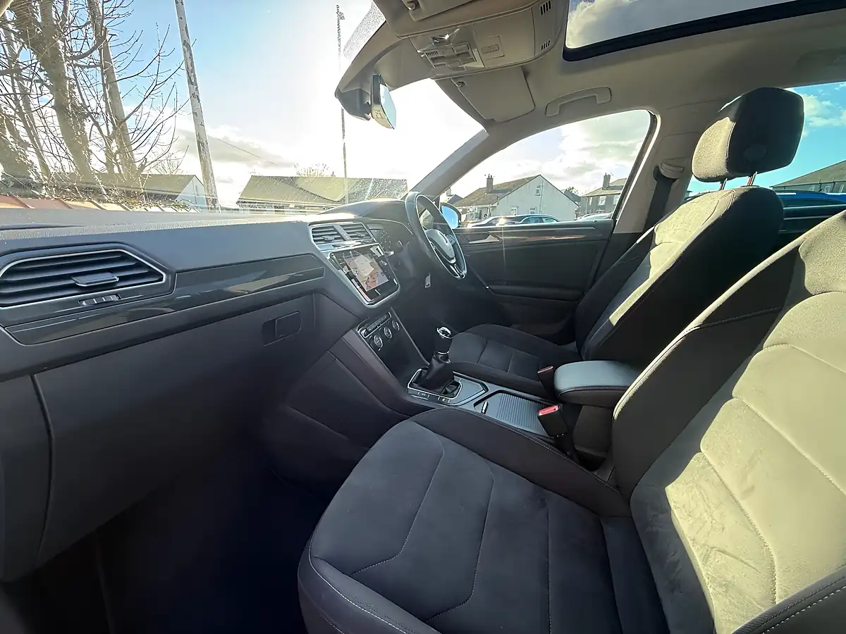 Used 2017 Volkswagen Tiguan Sel Grey - Interior and Exterior details 13