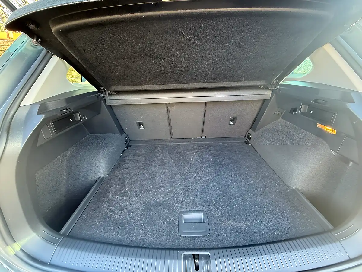 Used 2017 Volkswagen Tiguan Sel Grey - Interior and Exterior details 16
