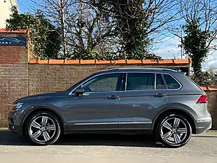 Used 2017 Volkswagen Tiguan Sel Grey - Interior and Exterior details 4