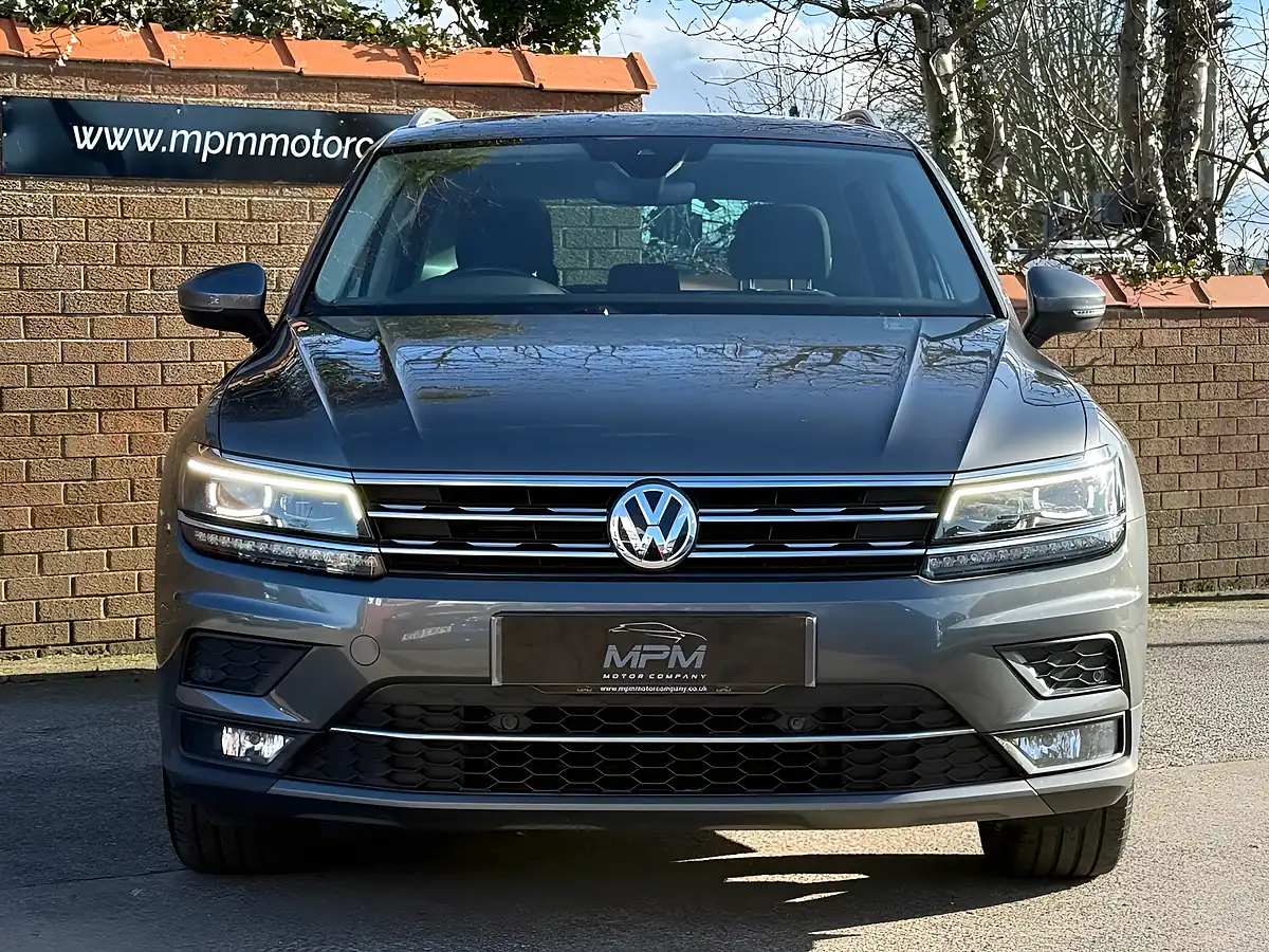 Used 2017 Volkswagen Tiguan Sel Grey - Interior and Exterior details 7