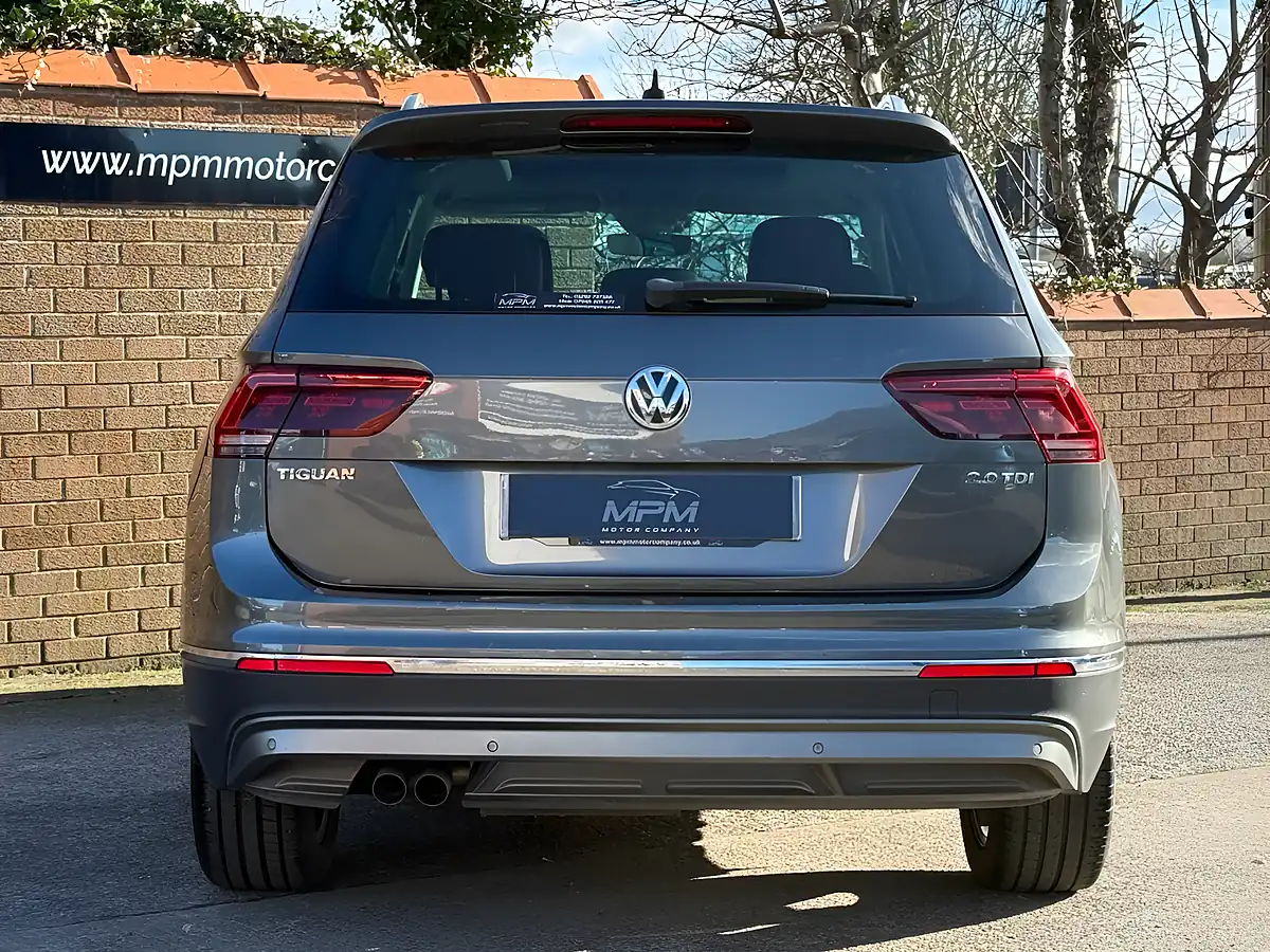 Used 2017 Volkswagen Tiguan Sel Grey - Interior and Exterior details 8