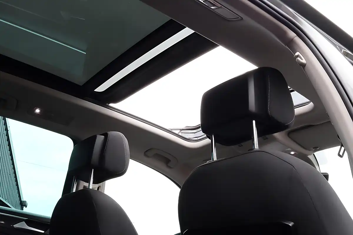 Used 2017 Volkswagen Tiguan Sel Grey - Interior and Exterior details 14