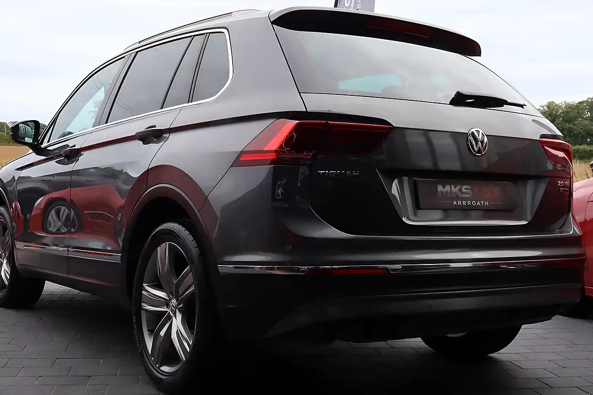 Used 2017 Volkswagen Tiguan Sel Grey - Interior and Exterior details 9