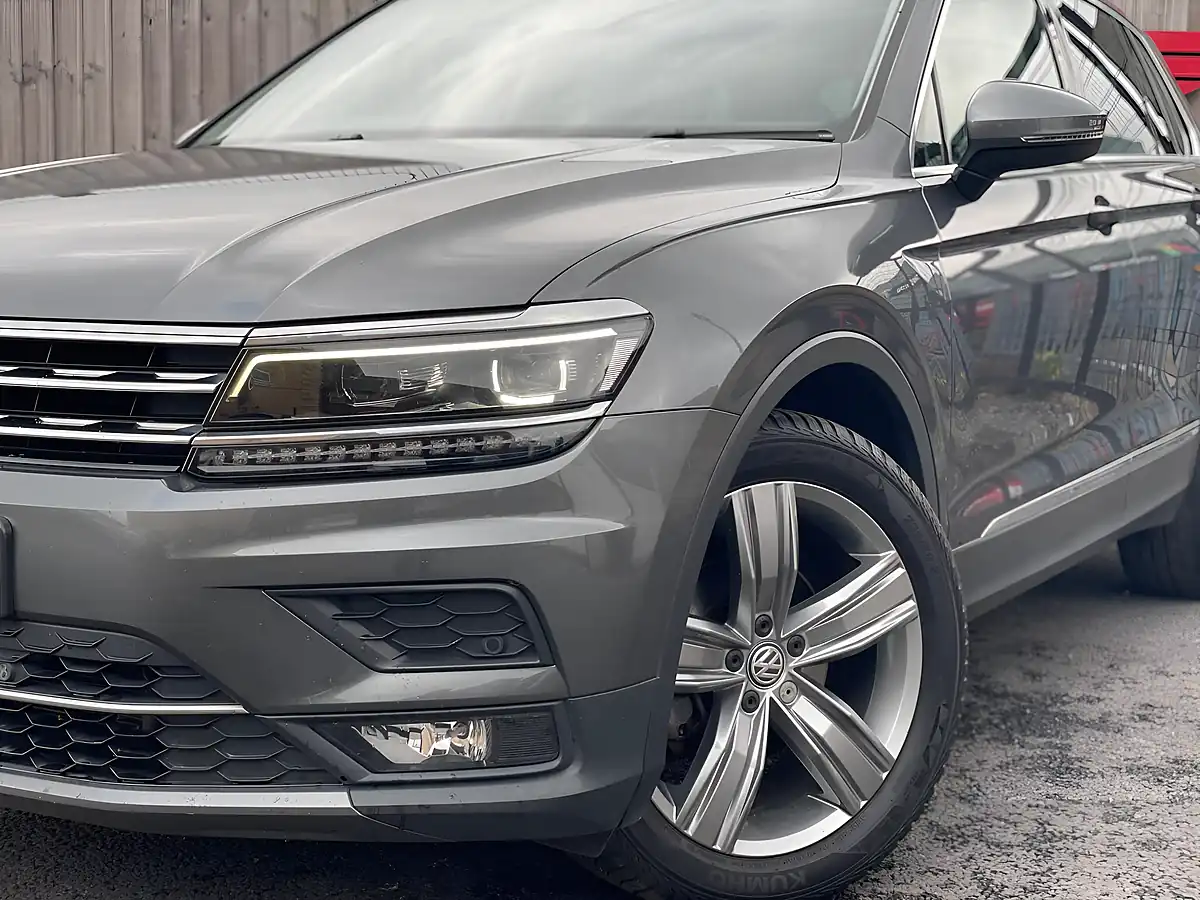 Used 2017 Volkswagen Tiguan Sel Grey - Interior and Exterior details 11