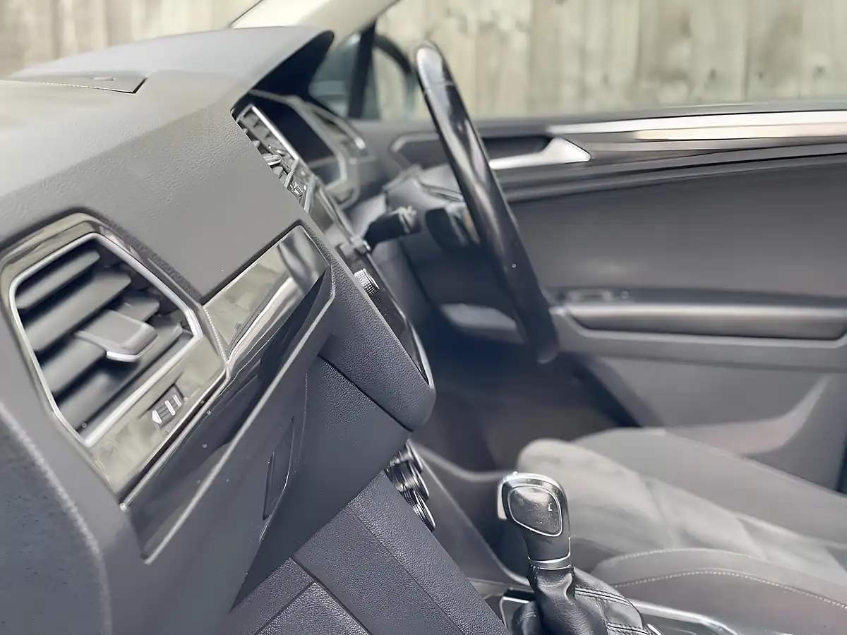 Used 2017 Volkswagen Tiguan Sel Grey - Interior and Exterior details 14