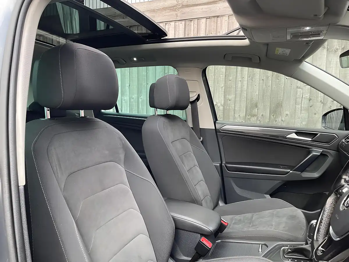 Used 2017 Volkswagen Tiguan Sel Grey - Interior and Exterior details 18