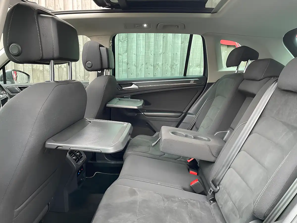 Used 2017 Volkswagen Tiguan Sel Grey - Interior and Exterior details 4
