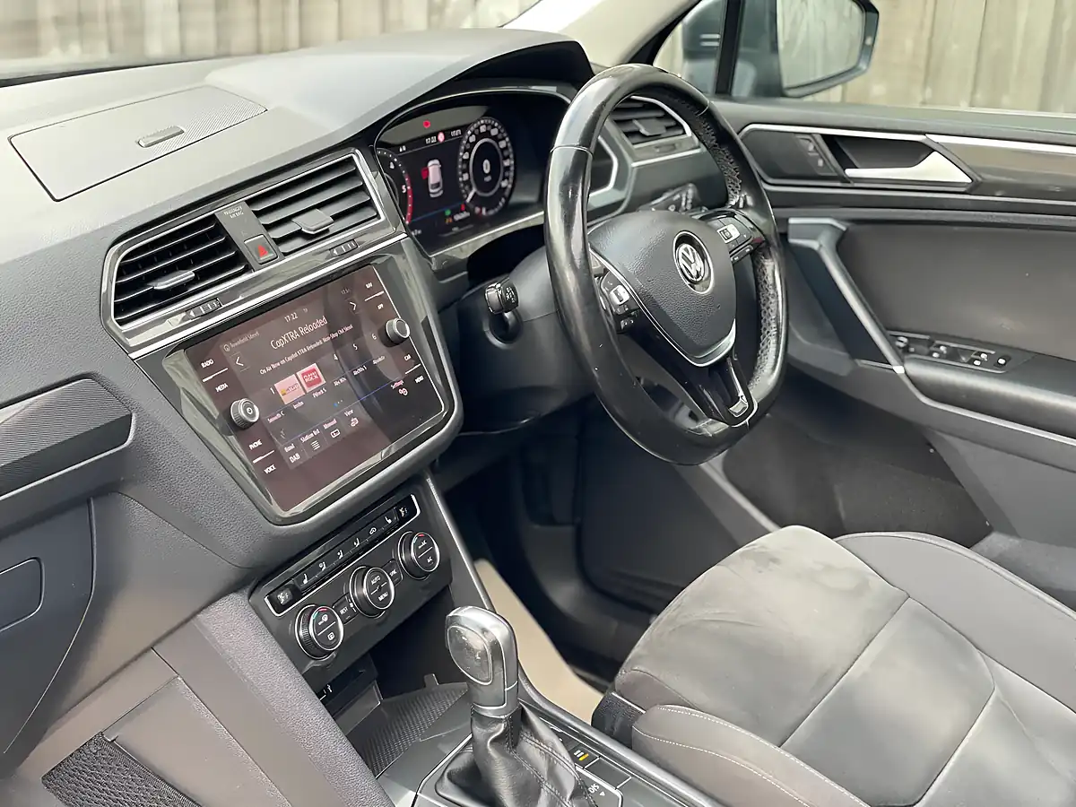 Used 2017 Volkswagen Tiguan Sel Grey - Interior and Exterior details 8