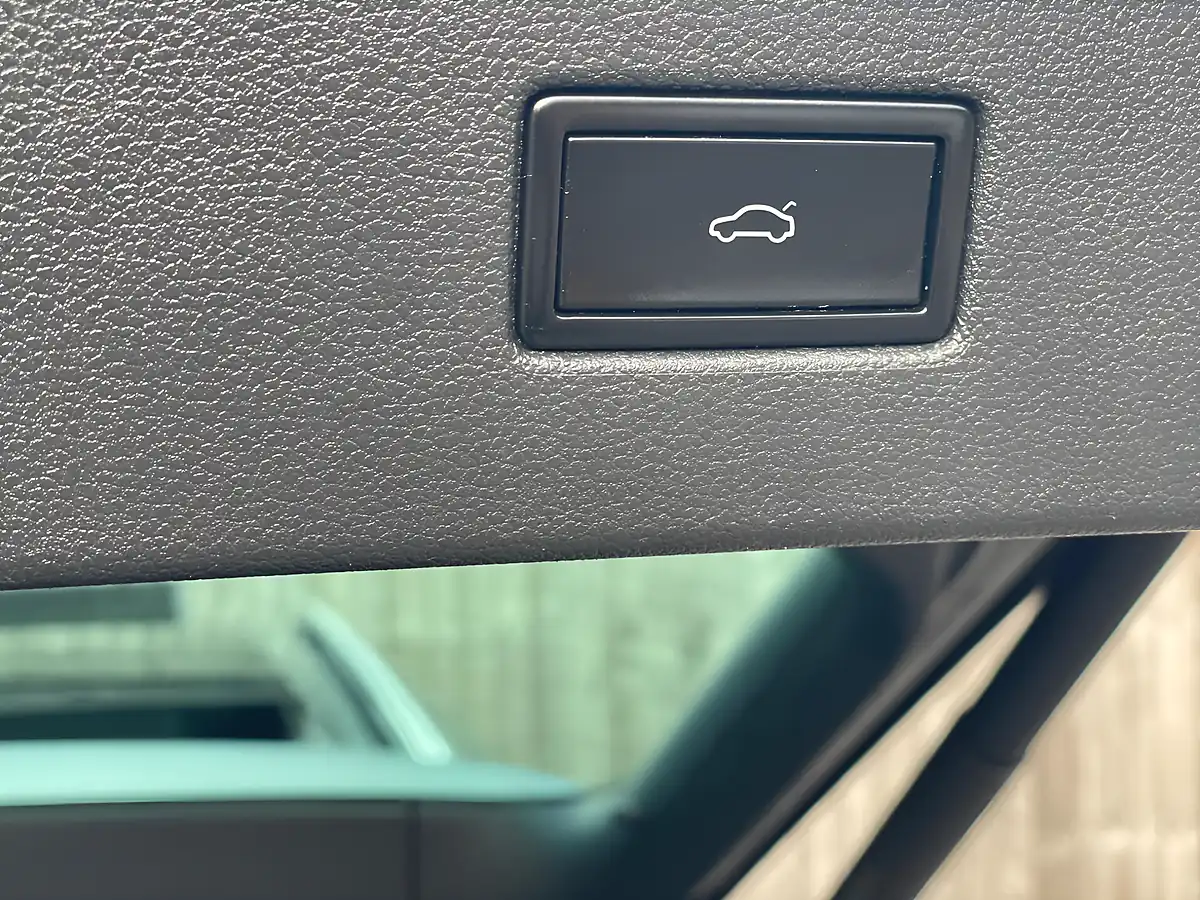 Used 2017 Volkswagen Tiguan Sel Grey - Interior and Exterior details 9