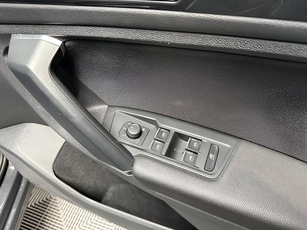 Used 2017 Volkswagen Tiguan Sel Grey - Interior and Exterior details 14