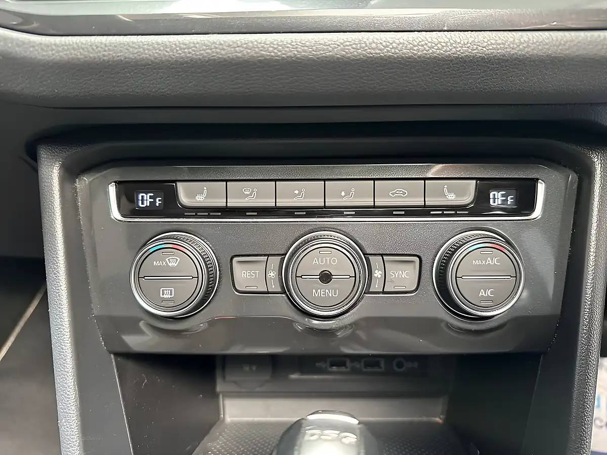 Used 2017 Volkswagen Tiguan Sel Grey - Interior and Exterior details 16