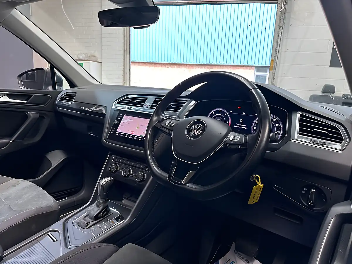 Used 2017 Volkswagen Tiguan Sel Grey - Interior and Exterior details 3