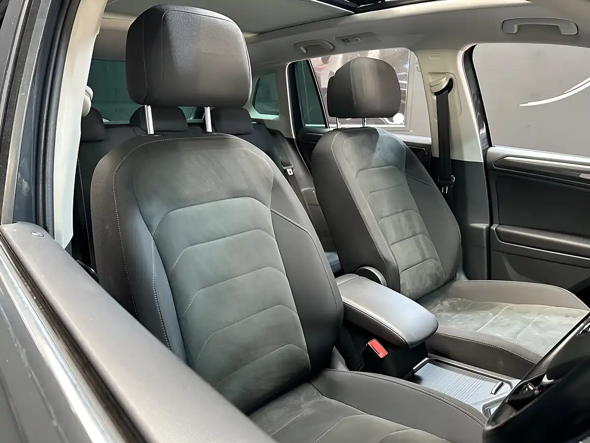 Used 2017 Volkswagen Tiguan Sel Grey - Interior and Exterior details 4