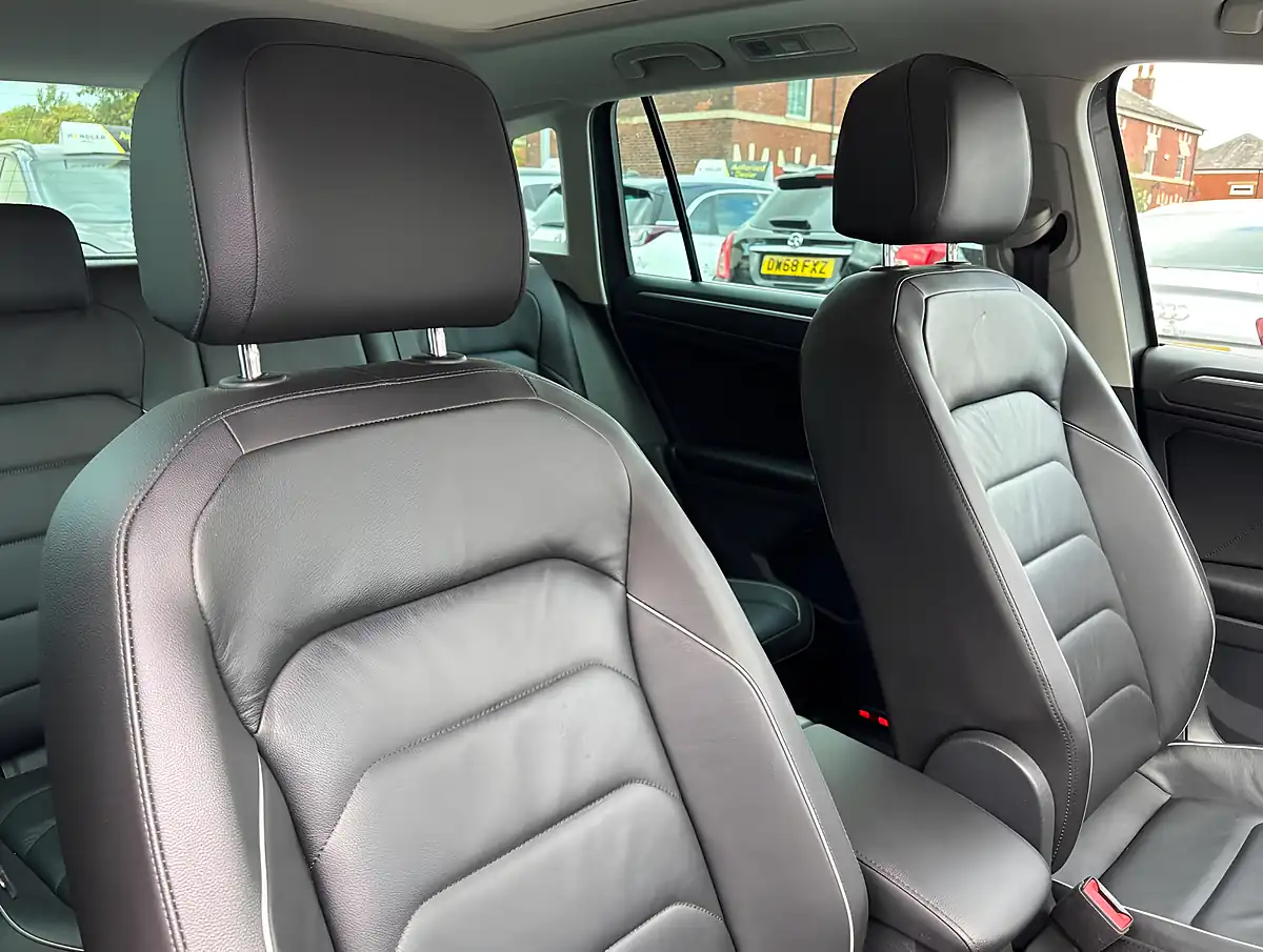 Used 2017 Volkswagen Tiguan Sel Grey - Interior and Exterior details 10