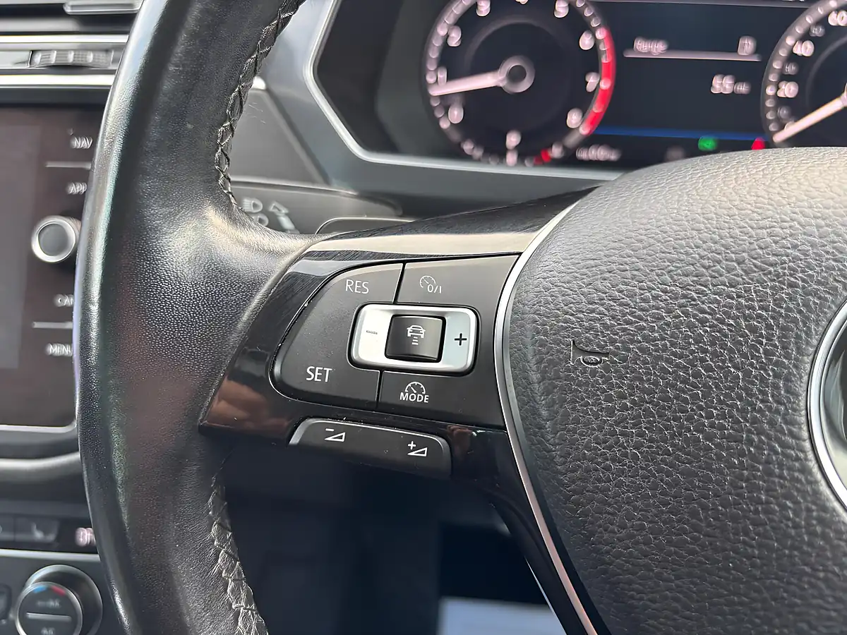Used 2017 Volkswagen Tiguan Sel Grey - Interior and Exterior details 11
