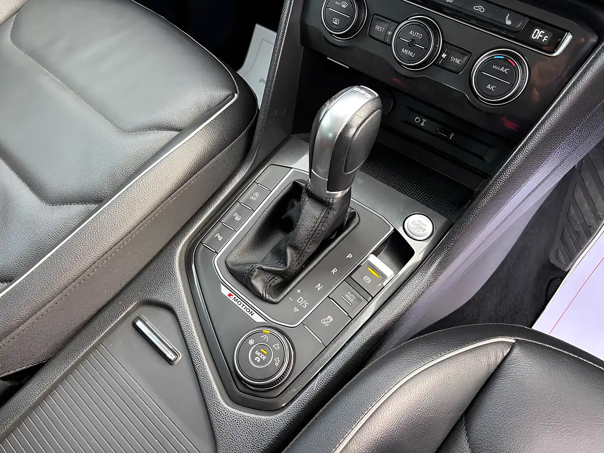 Used 2017 Volkswagen Tiguan Sel Grey - Interior and Exterior details 14