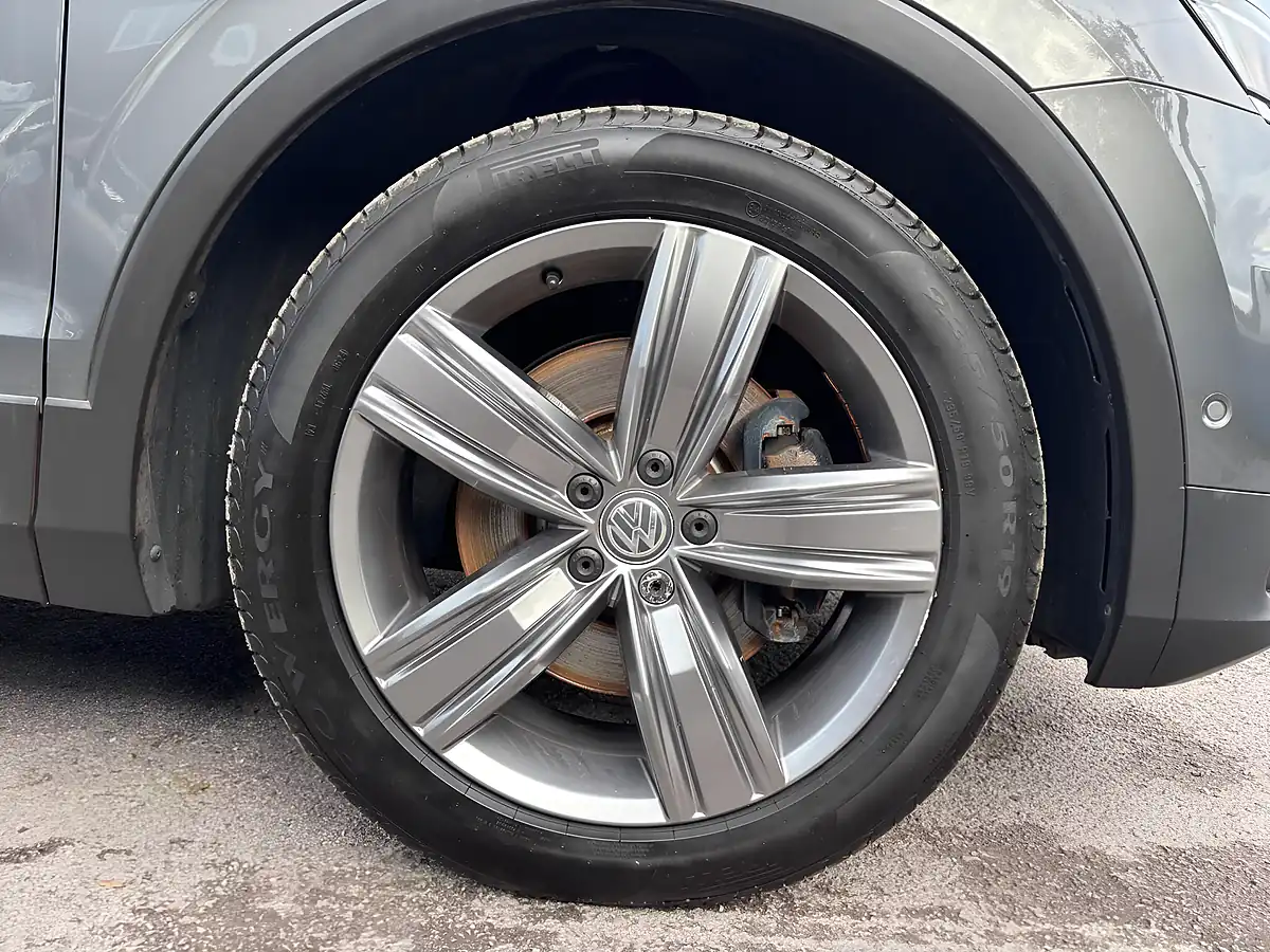 Used 2017 Volkswagen Tiguan Sel Grey - Interior and Exterior details 20
