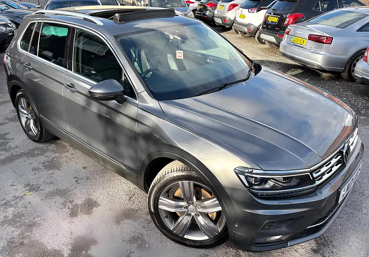 Used 2017 Volkswagen Tiguan Sel Grey - Interior and Exterior details 3