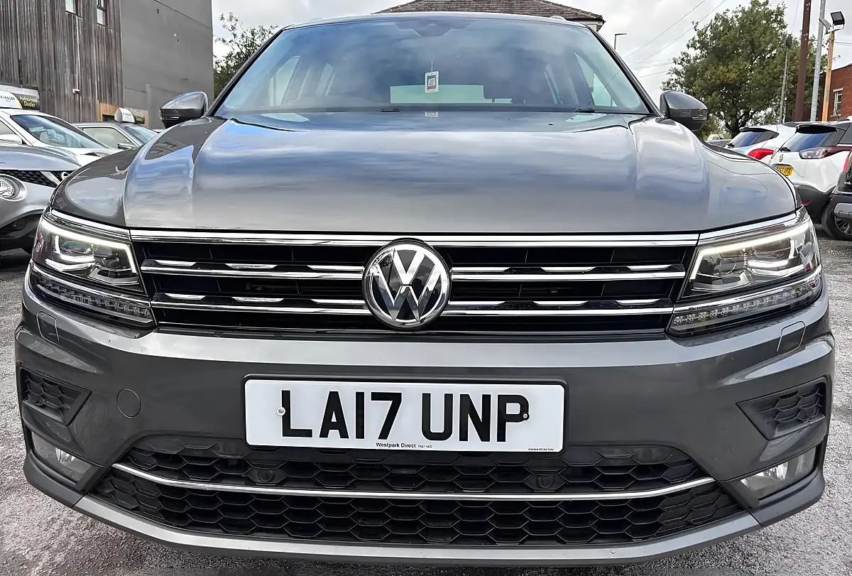 Used 2017 Volkswagen Tiguan Sel Grey - Interior and Exterior details 4