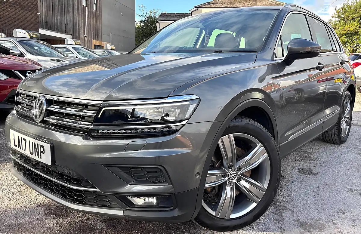 Used 2017 Volkswagen Tiguan Sel Grey - Interior and Exterior details 6