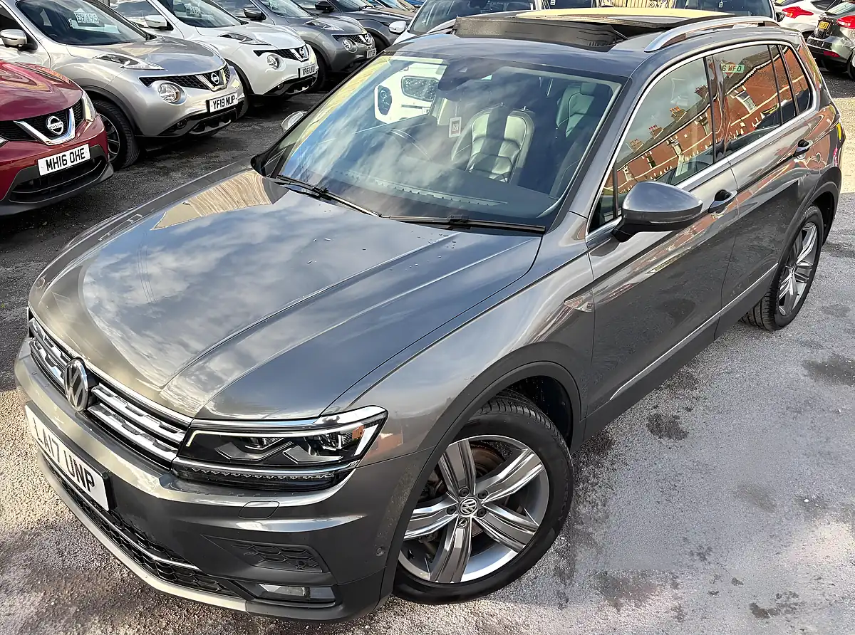 Used 2017 Volkswagen Tiguan Sel Grey - Interior and Exterior details 7