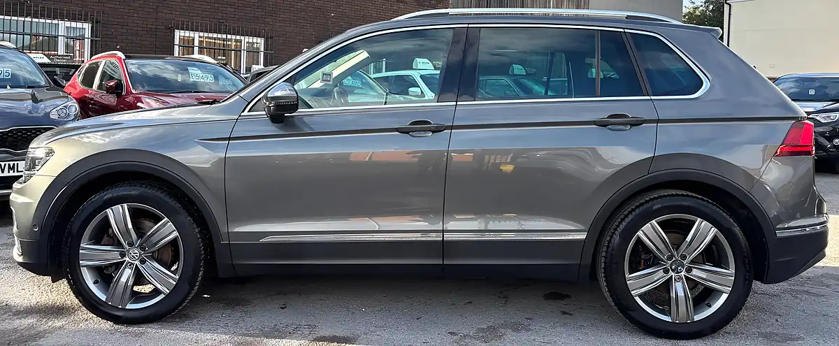 Used 2017 Volkswagen Tiguan Sel Grey - Interior and Exterior details 8