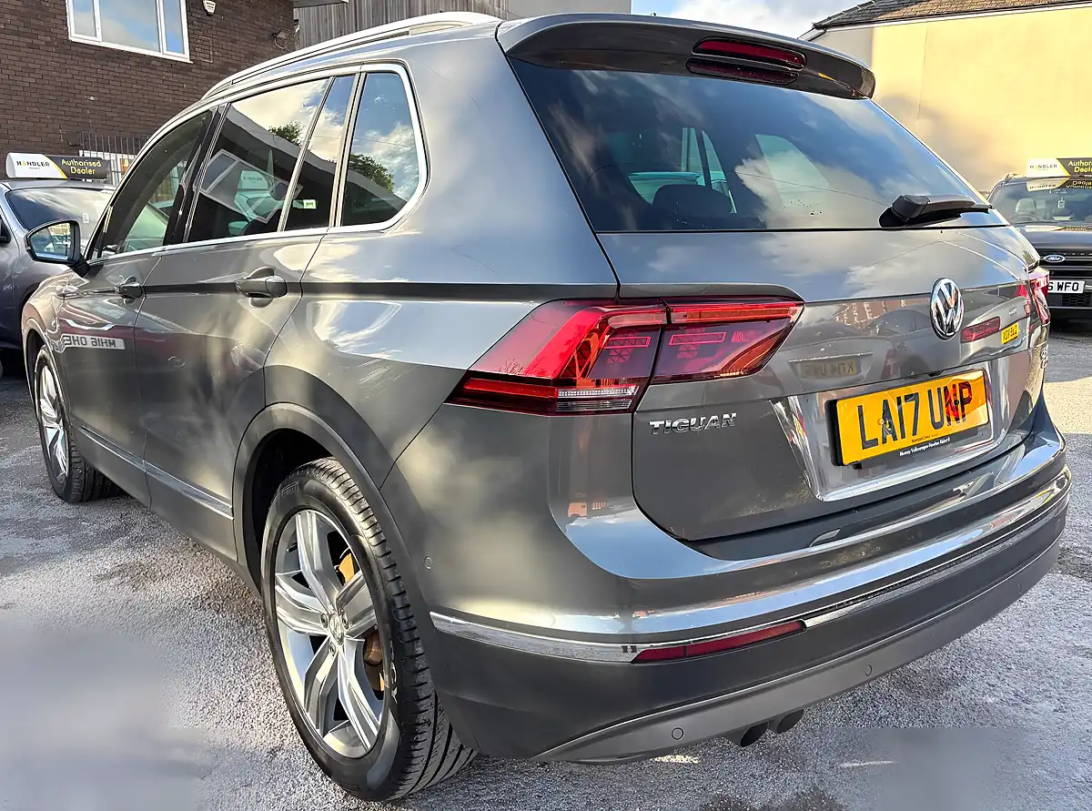 Used 2017 Volkswagen Tiguan Sel Grey - Interior and Exterior details 9