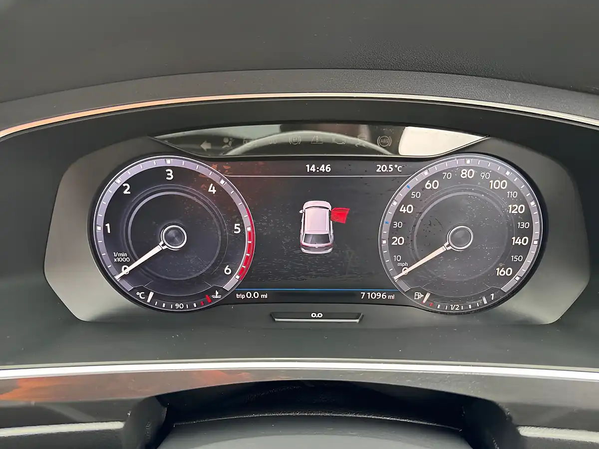 Used 2017 Volkswagen Tiguan Sel Grey - Interior and Exterior details 14
