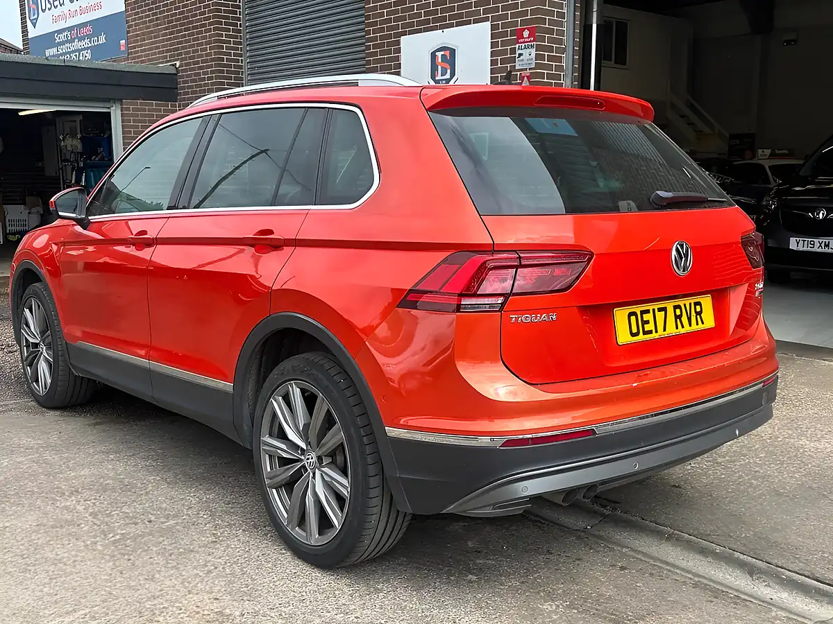 Used 2017 Volkswagen Tiguan Sel Orange - Interior and Exterior details 5
