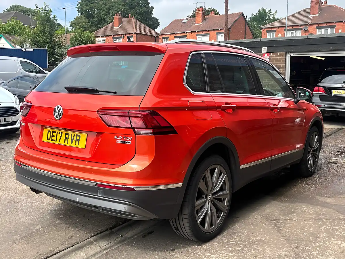 Used 2017 Volkswagen Tiguan Sel Orange - Interior and Exterior details 7