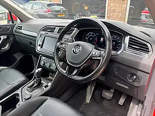 Used 2017 Volkswagen Tiguan Sel Orange - Interior and Exterior details 9
